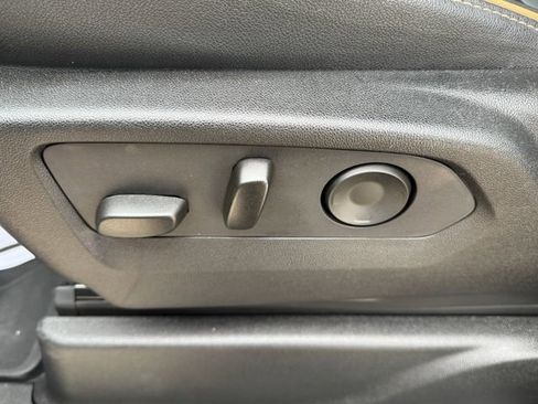 Used 2024 GMC Yukon AT4 w/ Technology Package image 25