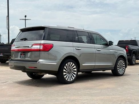 Used 2019 Lincoln Navigator Reserve AWD/4WD image 2