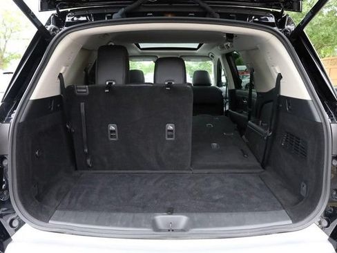Certified 2025 Nissan Pathfinder SL w/ SL Premium Package AWD/4WD image 8