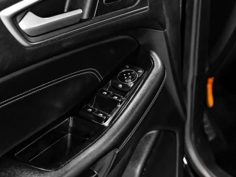 Used 2019 Ford Edge Titanium image 55