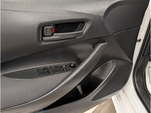 Used 2023 Toyota Corolla LE image 9