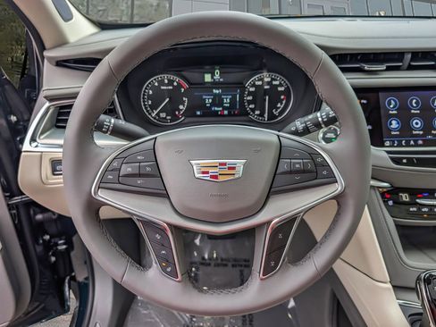 New 2025 Cadillac XT5 Premium Luxury image 25
