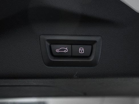 Used 2024 BMW X7 xDrive40i w/ Parking Assistance Package image 40