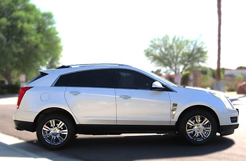 Used 2011 Cadillac SRX Luxury FWD image 7