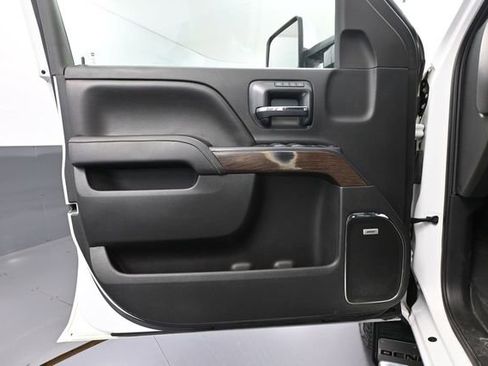 Used 2017 GMC Sierra 2500 Denali AWD/4WD image 19