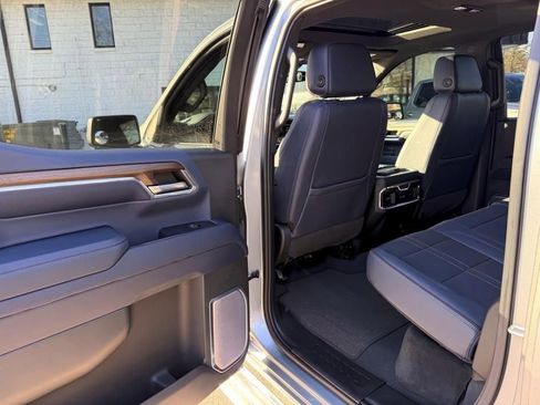 Used 2023 Chevrolet Silverado 1500 High Country w/ Z71 Off-Road Package image 9