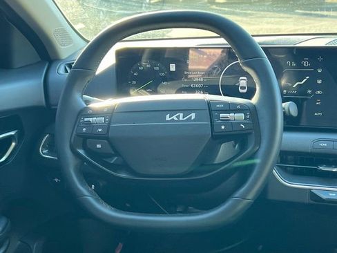 Certified 2025 Kia K4 EX image 16