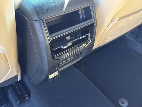 New 2026 Jeep Grand Cherokee Limited w/ Luxury Tech Group II RWD image 29