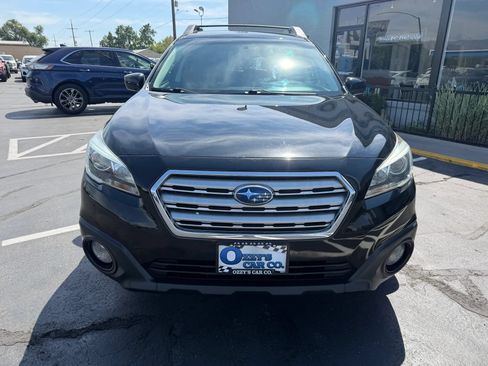 Used 2017 Subaru Outback 2.5i Premium AWD/4WD image 2