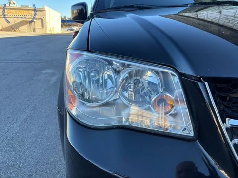 Used 2020 Dodge Grand Caravan SXT image 15