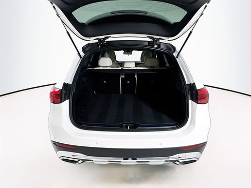 Certified 2025 Mercedes-Benz GLC 300 image 27