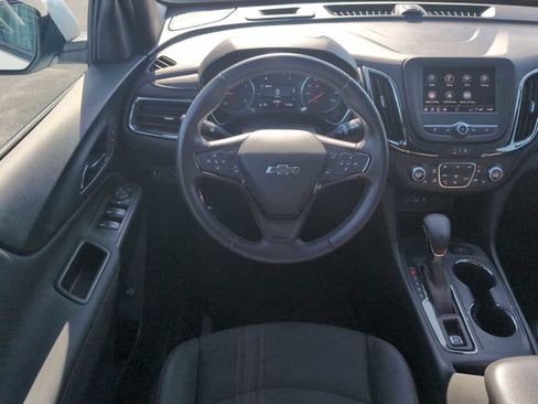 Used 2022 Chevrolet Equinox RS w/ LPO, Floor Liner Package FWD image 10