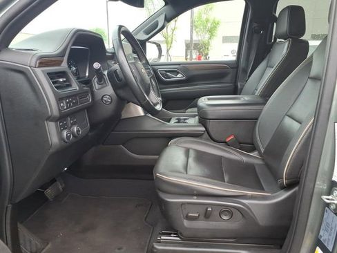 Used 2023 Chevrolet Suburban Premier AWD/4WD image 20