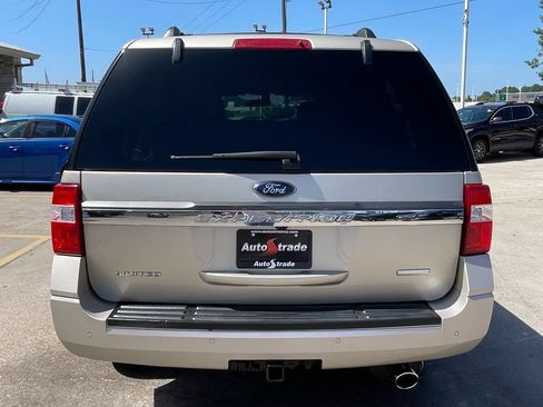 Used 2017 Ford Expedition Limited w/ Equipment Group 301A RWD image 9
