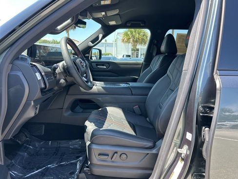 Certified 2025 Nissan Armada PRO-4X AWD/4WD image 17
