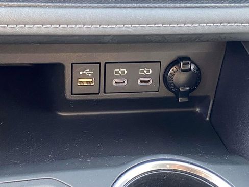 Used 2023 Toyota Highlander LE image 28