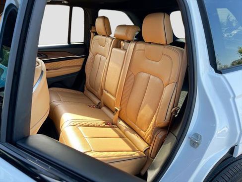 Certified 2024 Jeep Grand Cherokee Summit AWD/4WD image 26