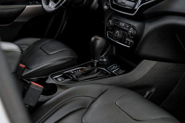 Used 2019 Jeep Cherokee Limited AWD/4WD image 22