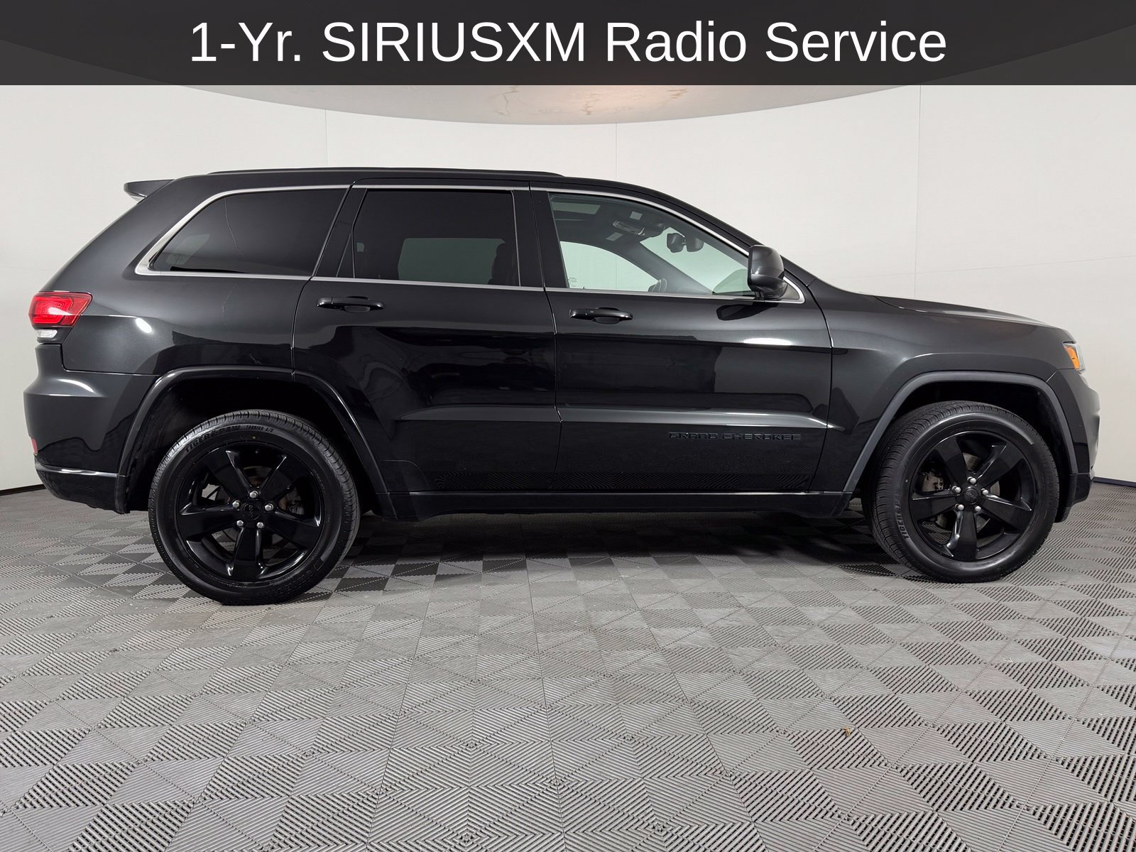 Used 2015 Jeep Grand Cherokee Altitude AWD/4WD image 9