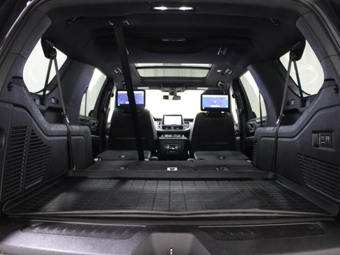 Used 2021 GMC Yukon XL SLT w/ SLT Premium Package AWD/4WD image 24