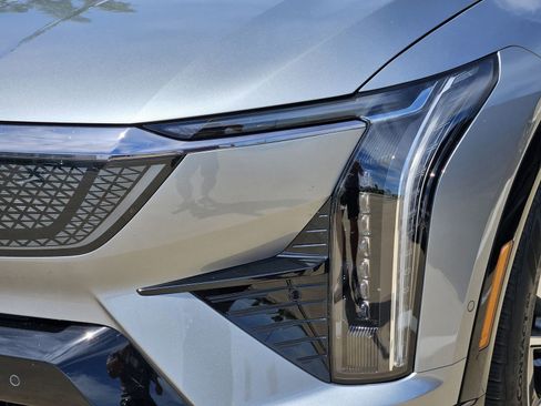 New 2026 Cadillac Optiq Sport 1 image 10