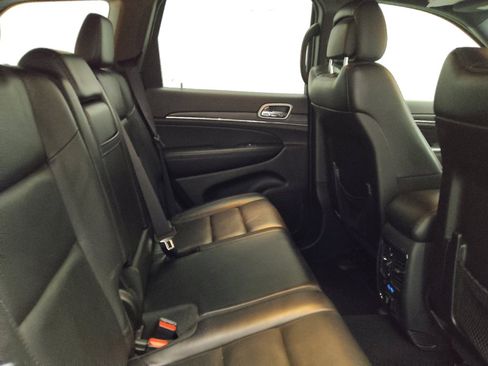 Used 2019 Jeep Grand Cherokee Limited image 19