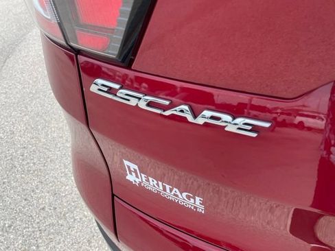 Used 2018 Ford Escape Titanium FWD image 8