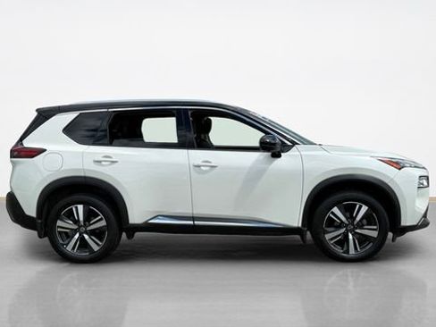 Used 2023 Nissan Rogue SL AWD/4WD image 2