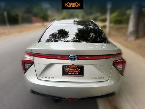 Used 2018 Toyota Mirai image 4