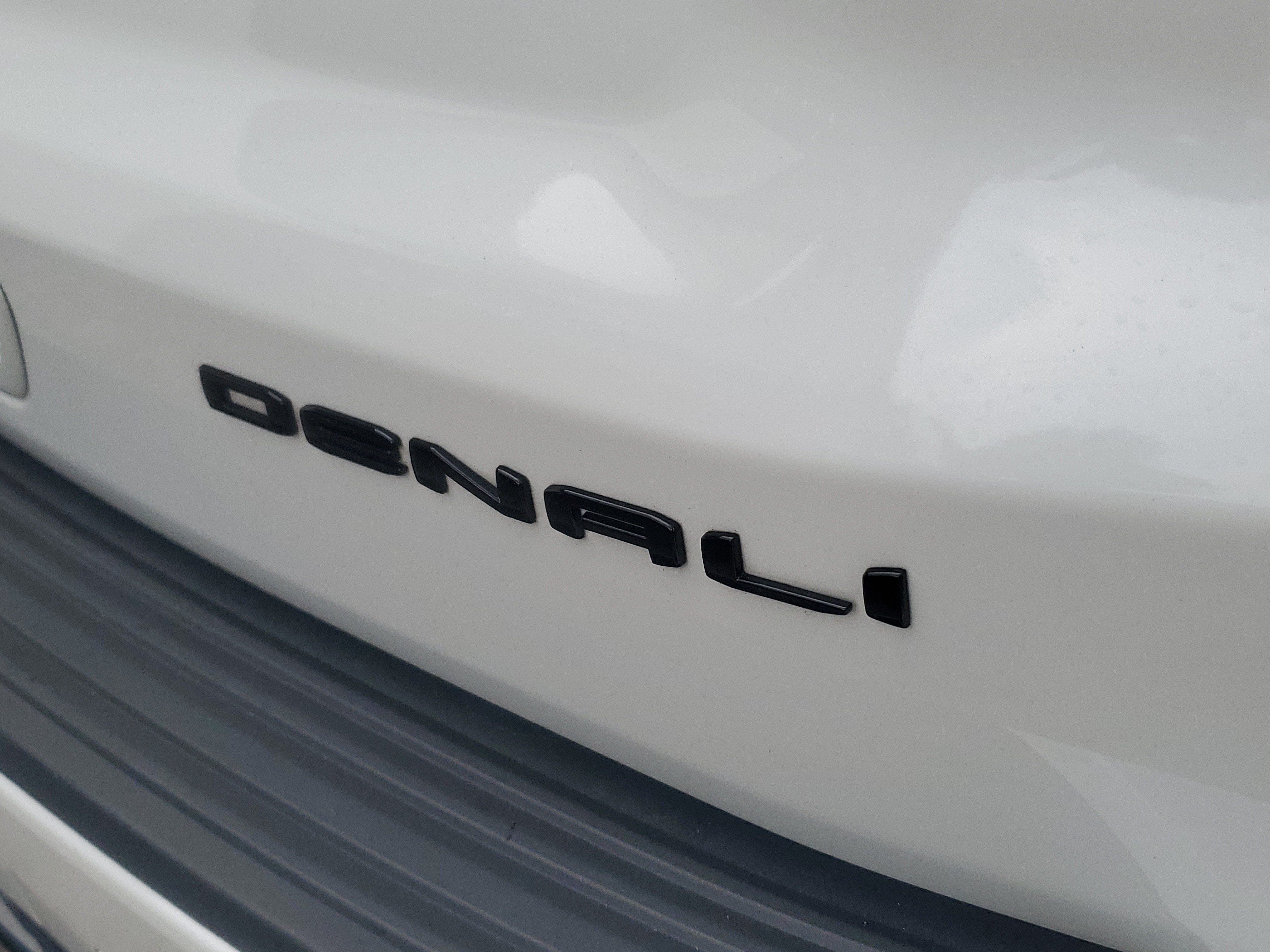 Used 2024 GMC Yukon Denali Ultimate AWD/4WD image 7