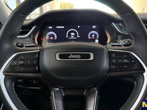 Used 2023 Jeep Grand Cherokee L Limited w/ Luxury Tech Group II AWD/4WD image 32