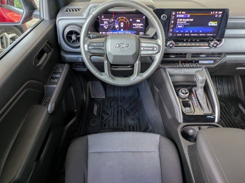 Used 2025 Chevrolet Colorado Trail Boss w/ Midnight Edition AWD/4WD image 16