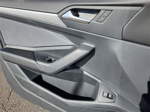 New 2026 Volkswagen Jetta SE image 6