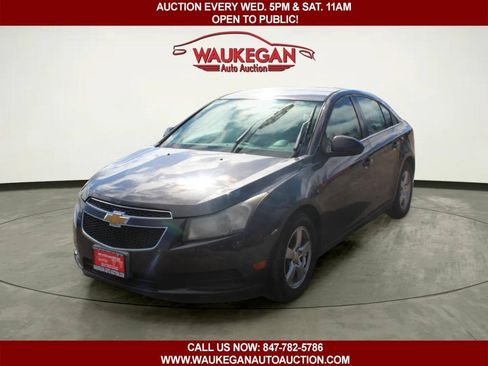 Used 2014 Chevrolet Cruze LT FWD image 1