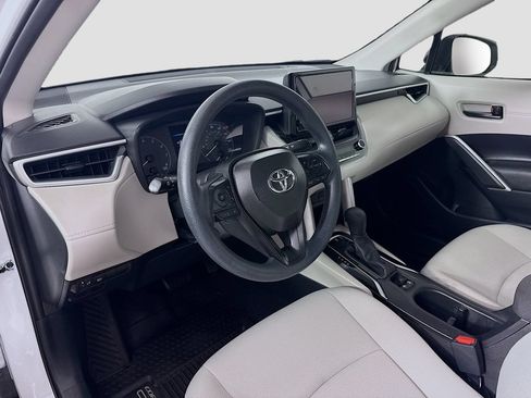 Certified 2025 Toyota Corolla Cross L FWD image 9
