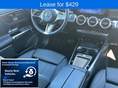 Used 2025 Mercedes-Benz GLB 250 4MATIC image 33