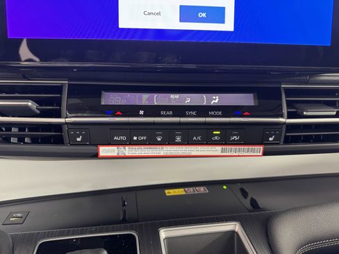 New 2026 Toyota Sienna XLE image 3