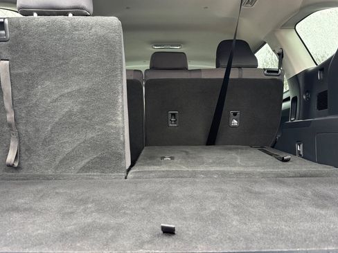 Used 2020 Toyota Highlander LE image 18