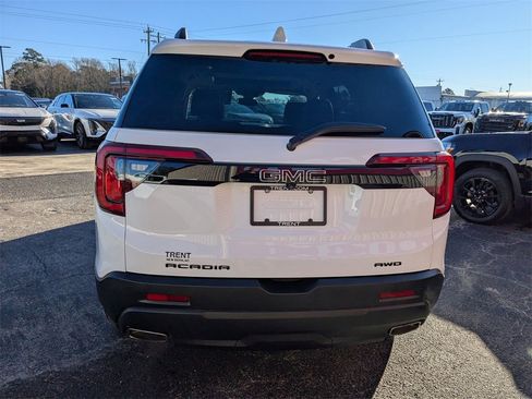 Certified 2023 GMC Acadia SLT w/ Elevation Edition image 5