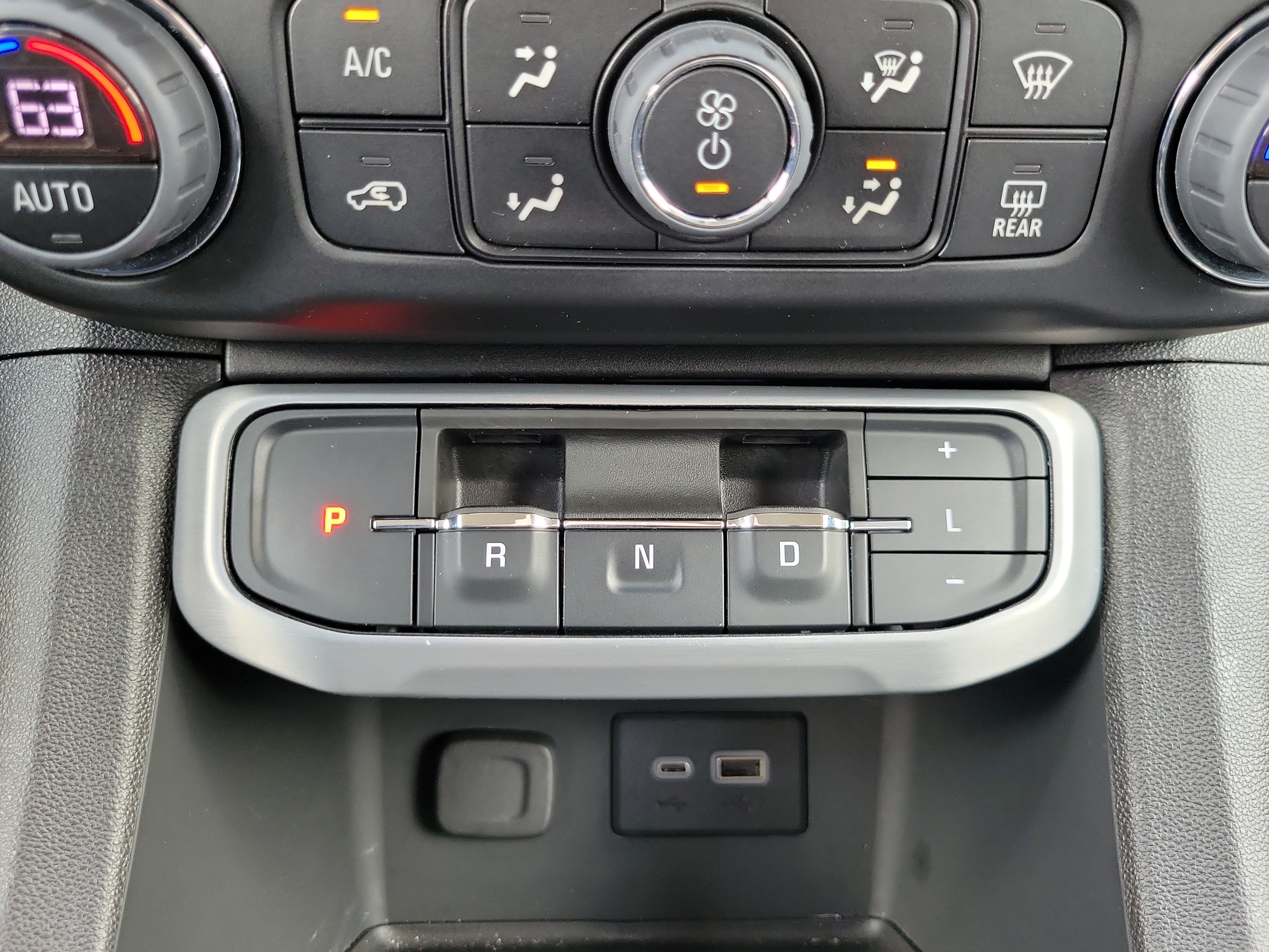 Used 2023 GMC Acadia SLE w/ Driver Convenience Package FWD image 23