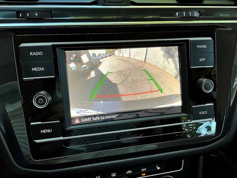 Used 2022 Volkswagen Tiguan S image 23