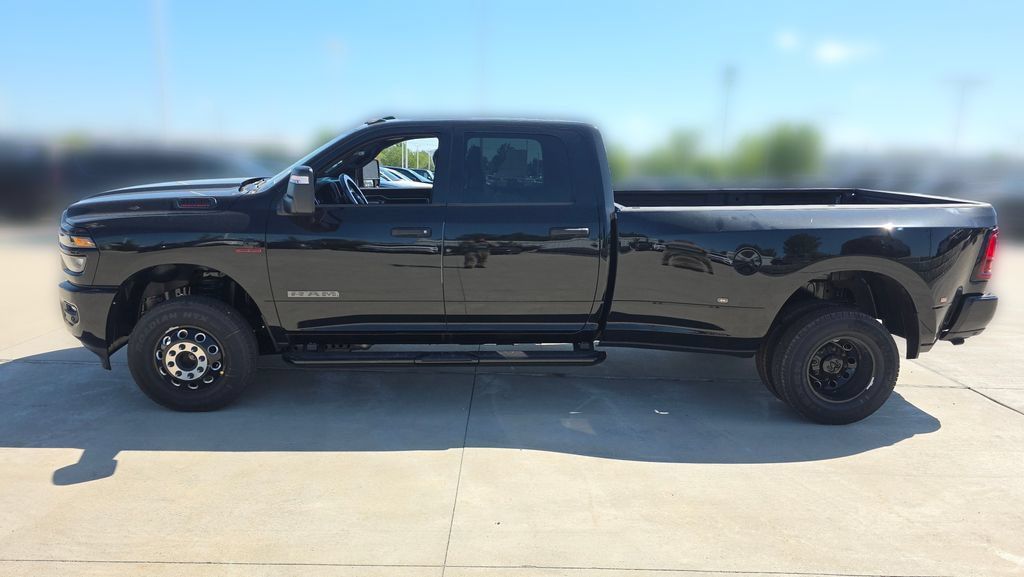 New 2026 RAM 3500 Big Horn AWD/4WD image 3