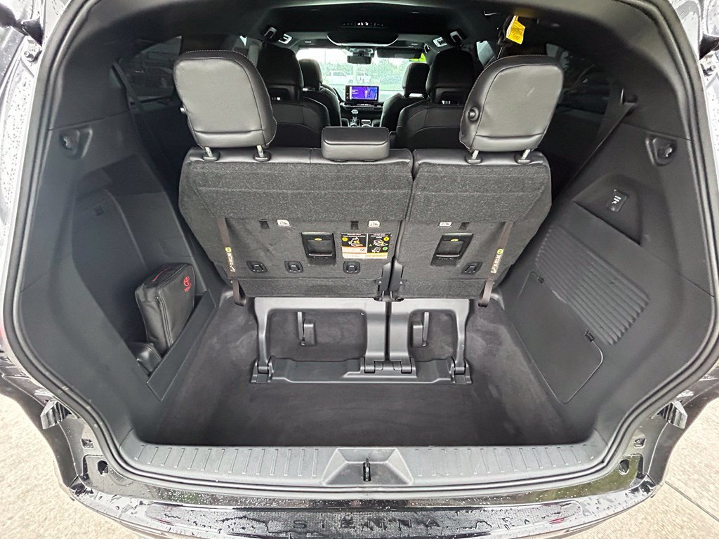Used 2025 Toyota Sienna Platinum AWD/4WD image 27