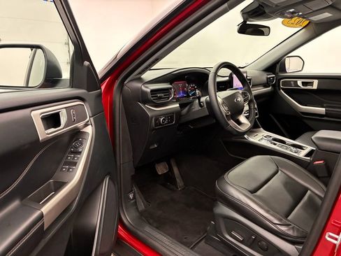 Certified 2023 Ford Explorer XLT w/ Equipment Group 202A image 18