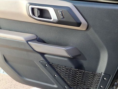 Used 2022 Ford Bronco Wildtrak image 14