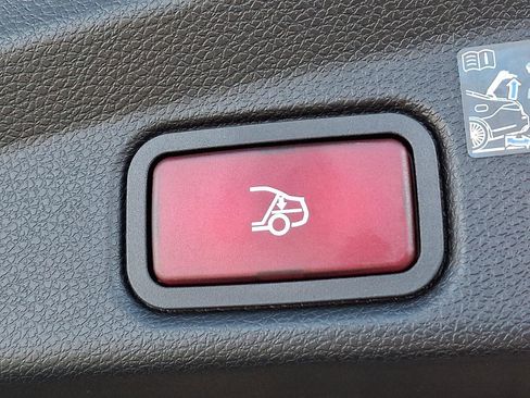 Used 2023 Mercedes-Benz E 450 4MATIC Cabriolet image 28