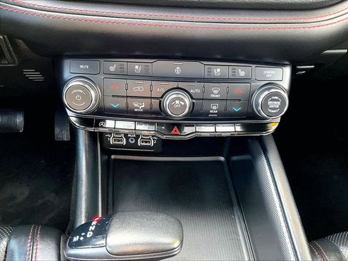 Used 2024 Dodge Durango GT image 27