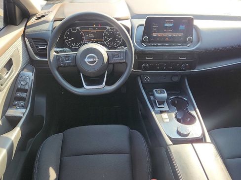 Used 2023 Nissan Rogue S AWD/4WD image 11