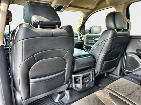 Used 2020 RAM 1500 Laramie AWD/4WD image 19