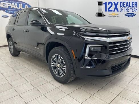 New 2026 Chevrolet Traverse LT w/ Driver Confidence Package AWD/4WD image 1